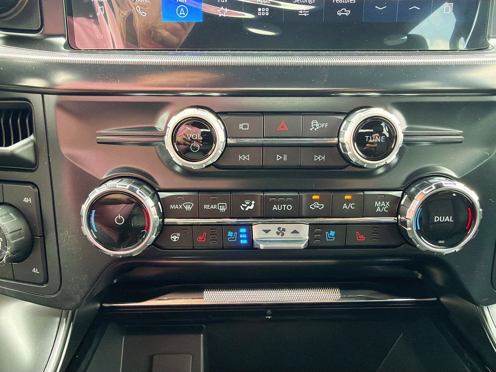 2026 Carbonized Gray Metallic Ford F-150 Lariat 4X4 Truck