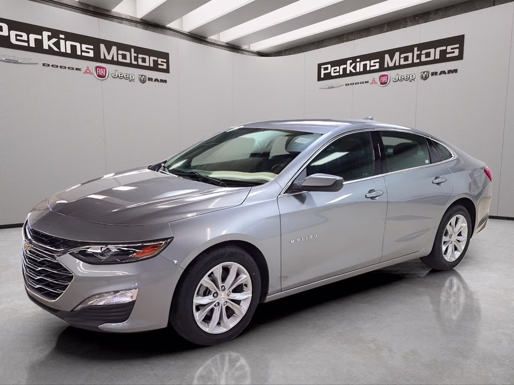 2025 Sterling Gray Metallic Chevrolet Malibu LT FWD Sedan