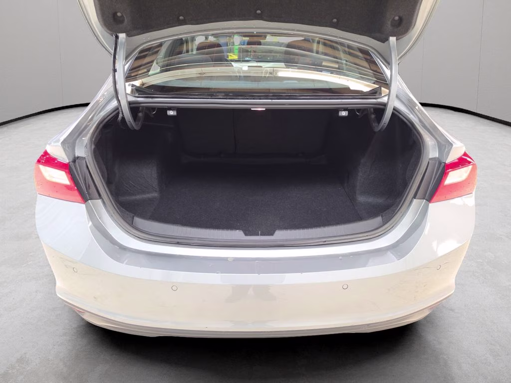 2025 Sterling Gray Metallic Chevrolet Malibu LT FWD Sedan