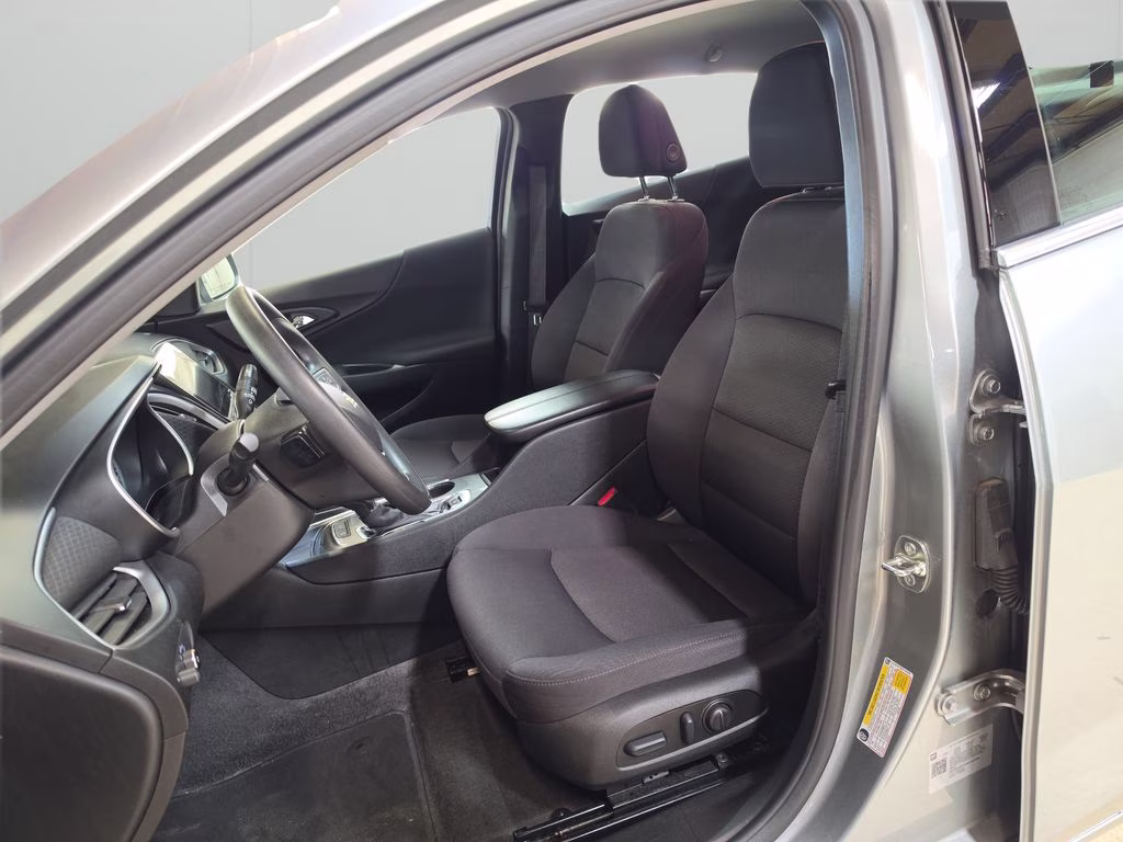 2025 Sterling Gray Metallic Chevrolet Malibu LT FWD Sedan