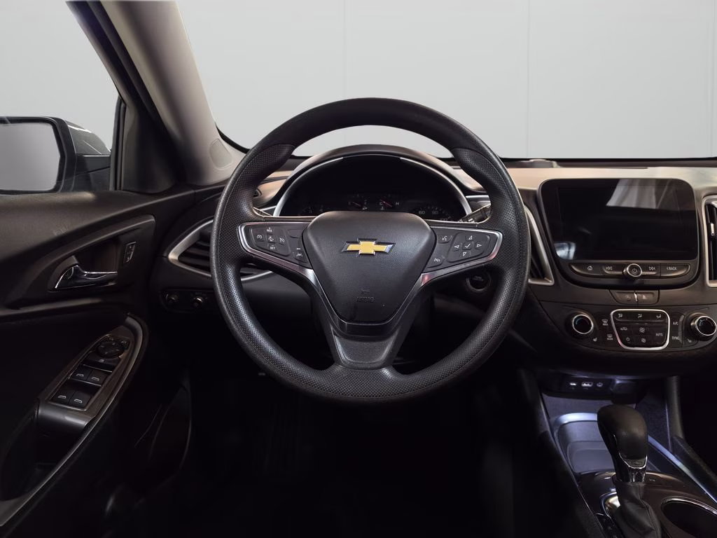 2025 Sterling Gray Metallic Chevrolet Malibu LT FWD Sedan