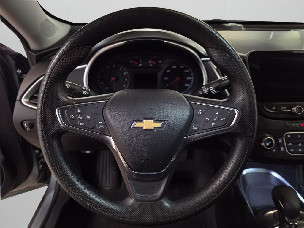 2025 Sterling Gray Metallic Chevrolet Malibu LT FWD Sedan