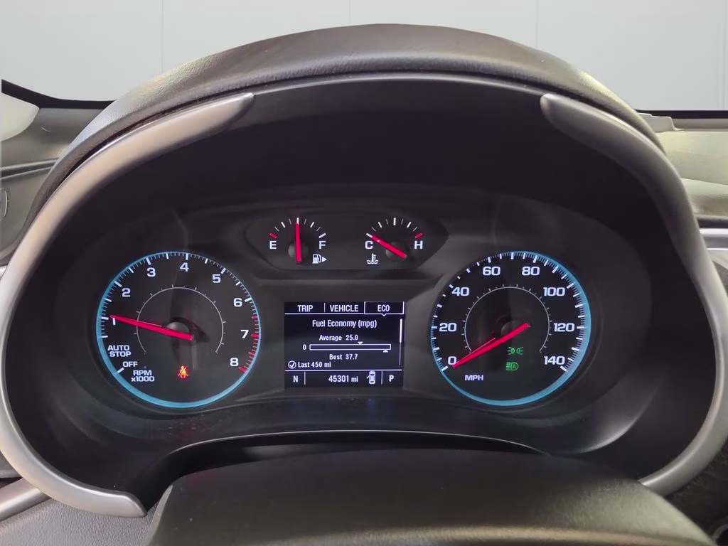 2025 Sterling Gray Metallic Chevrolet Malibu LT FWD Sedan