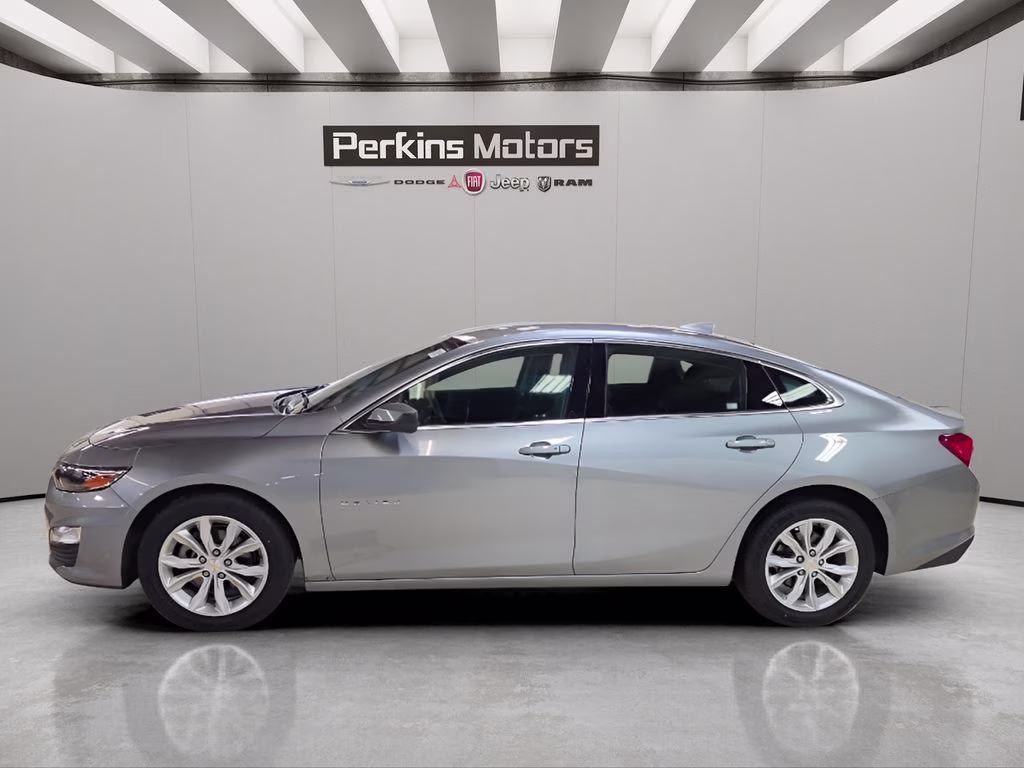 2025 Sterling Gray Metallic Chevrolet Malibu LT FWD Sedan