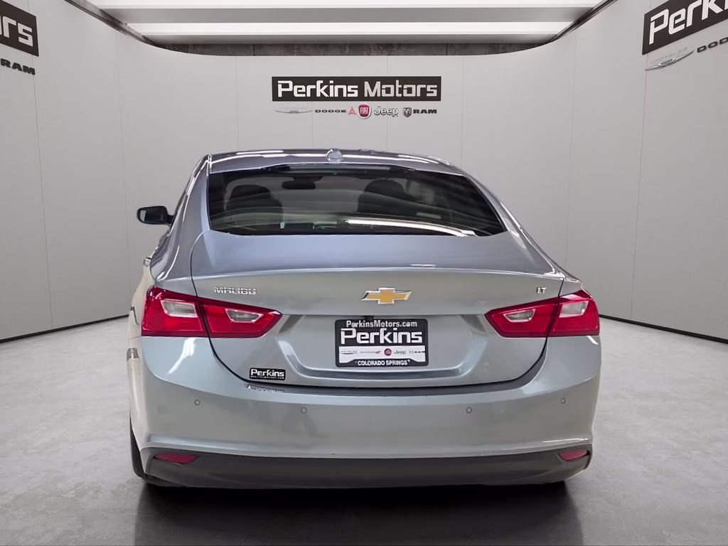 2025 Sterling Gray Metallic Chevrolet Malibu LT FWD Sedan