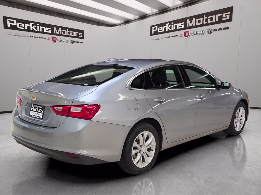 2025 Sterling Gray Metallic Chevrolet Malibu LT FWD Sedan