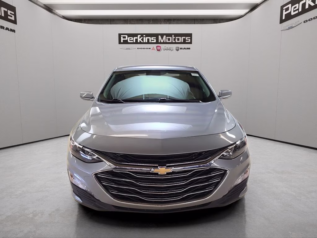 2025 Sterling Gray Metallic Chevrolet Malibu LT FWD Sedan