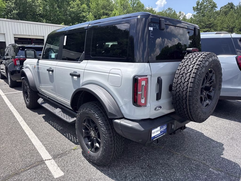 2026 Avalanche Ford Bronco Badlands 4X4 SUV