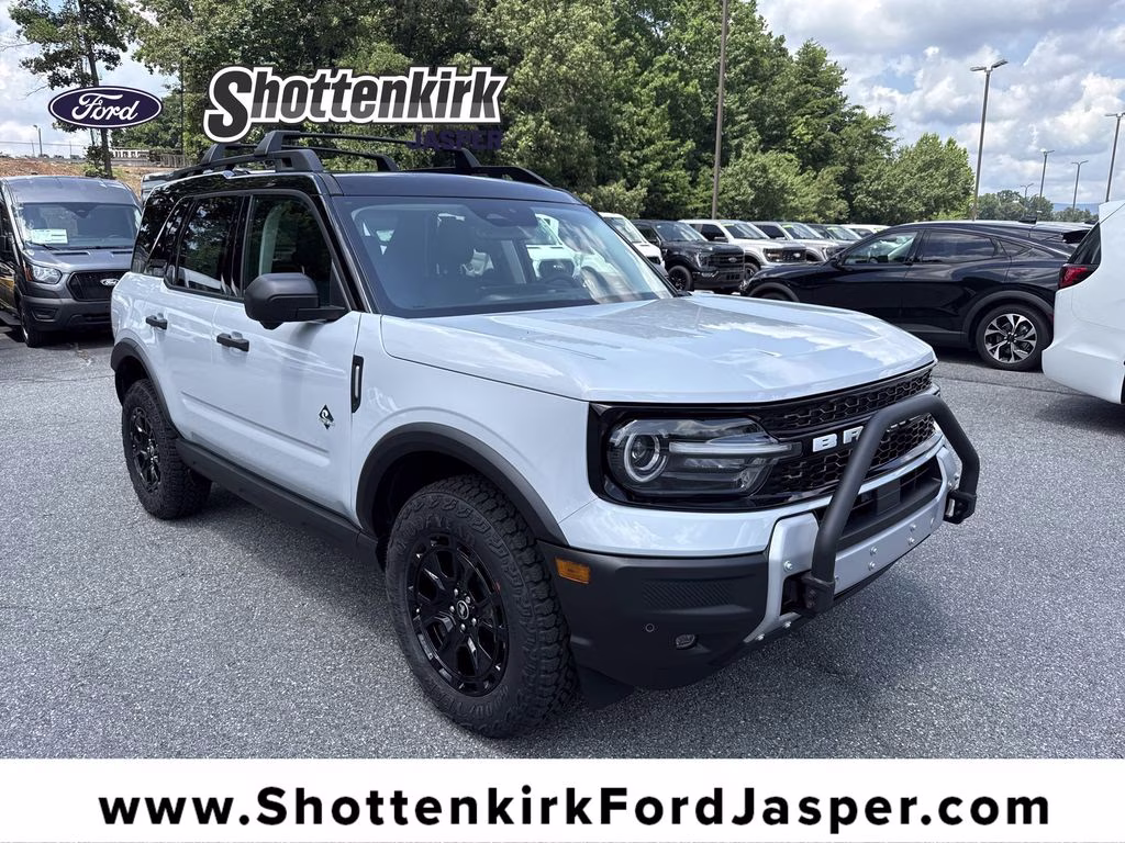 2026 White Metallic Ford Bronco Sport Outer Banks 4X4 SUV