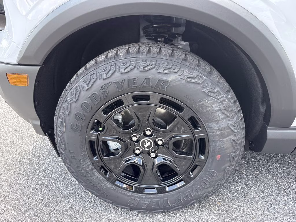 2026 White Metallic Ford Bronco Sport Outer Banks 4X4 SUV