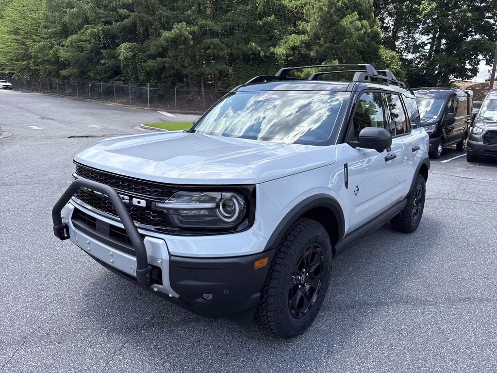 2026 White Metallic Ford Bronco Sport Outer Banks 4X4 SUV