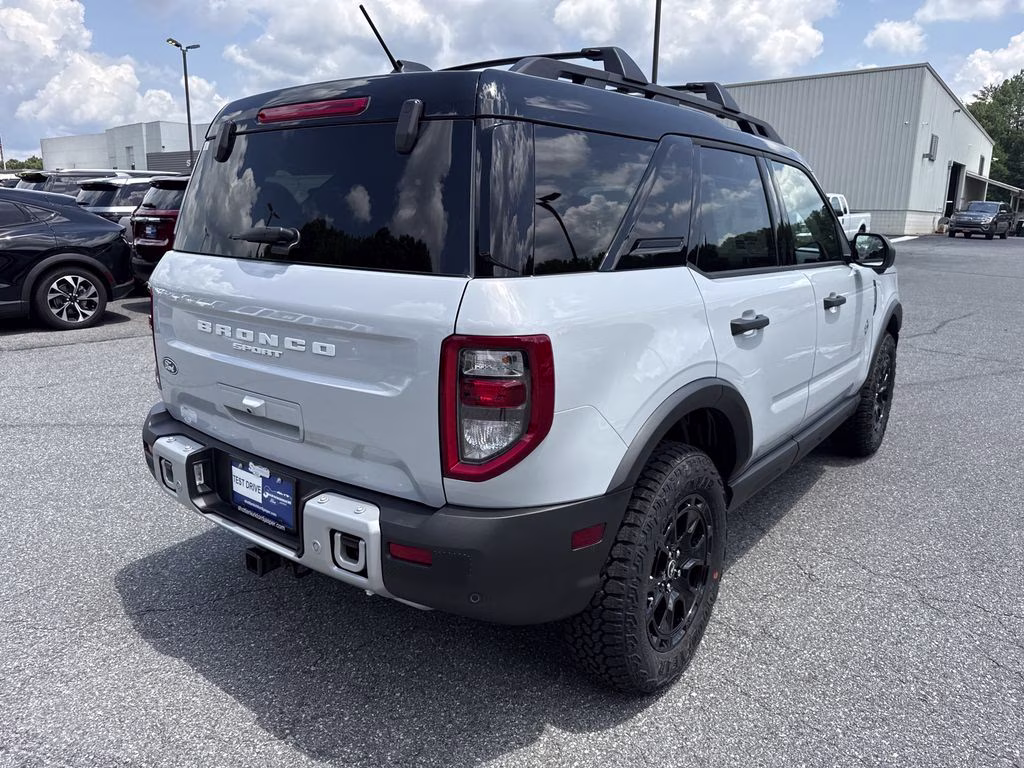 2026 White Metallic Ford Bronco Sport Outer Banks 4X4 SUV