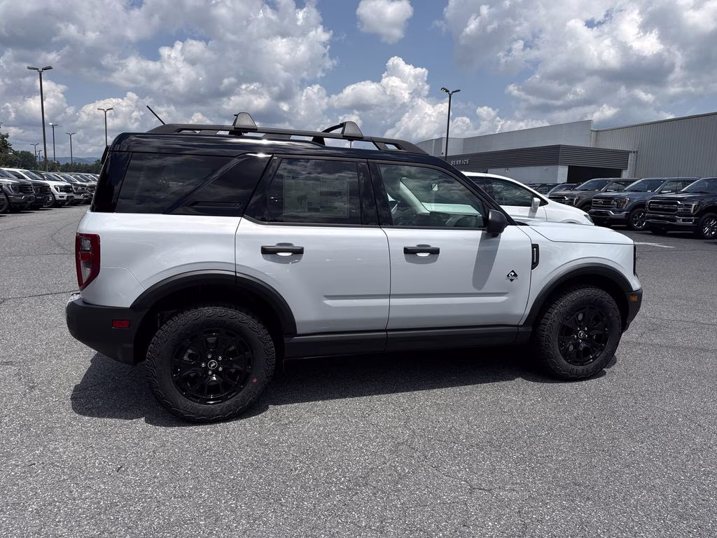 2026 White Metallic Ford Bronco Sport Outer Banks 4X4 SUV