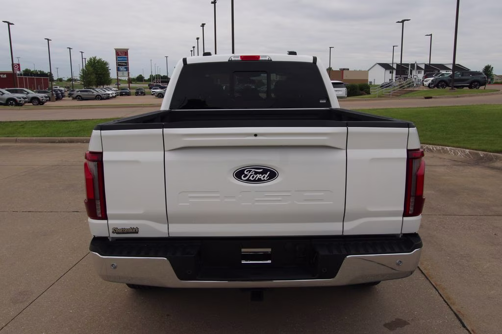 2026 White Metallic Ford F-150 Lariat 4X4 Truck