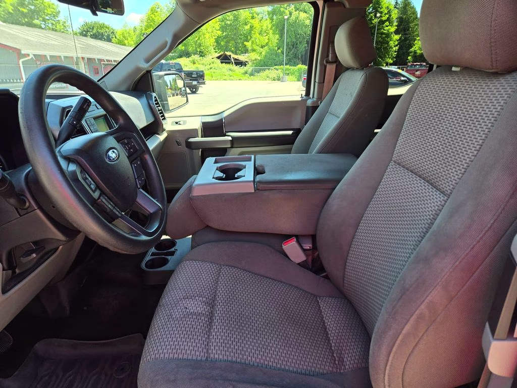 2017 White Ford F-150 XLT 4X4 Truck