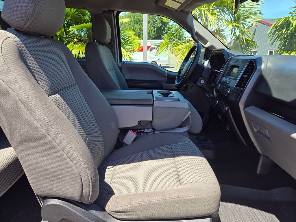 2017 White Ford F-150 XLT 4X4 Truck