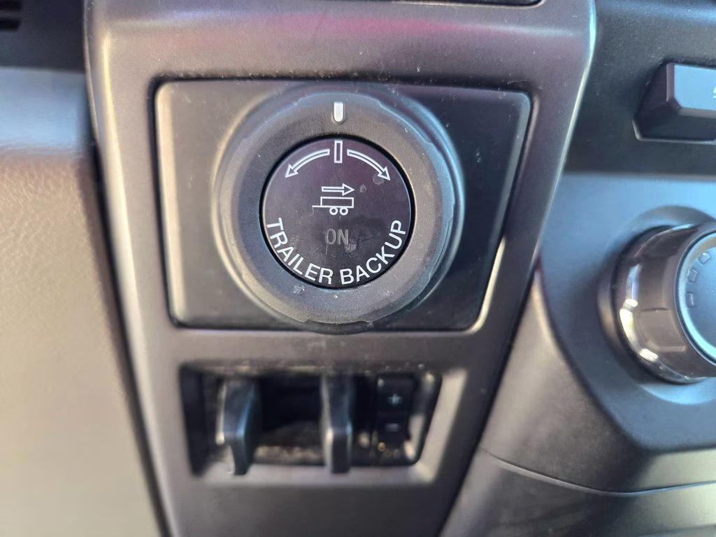 2017 White Ford F-150 XLT 4X4 Truck