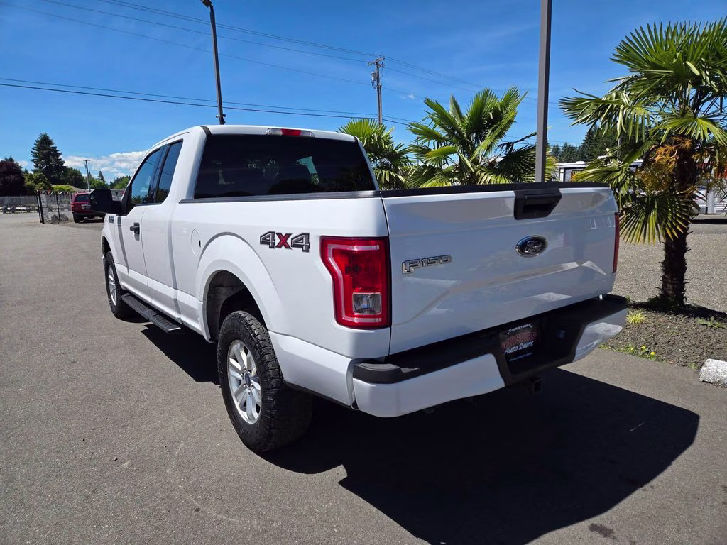 2017 White Ford F-150 XLT 4X4 Truck