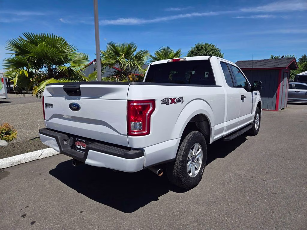 2017 White Ford F-150 XLT 4X4 Truck