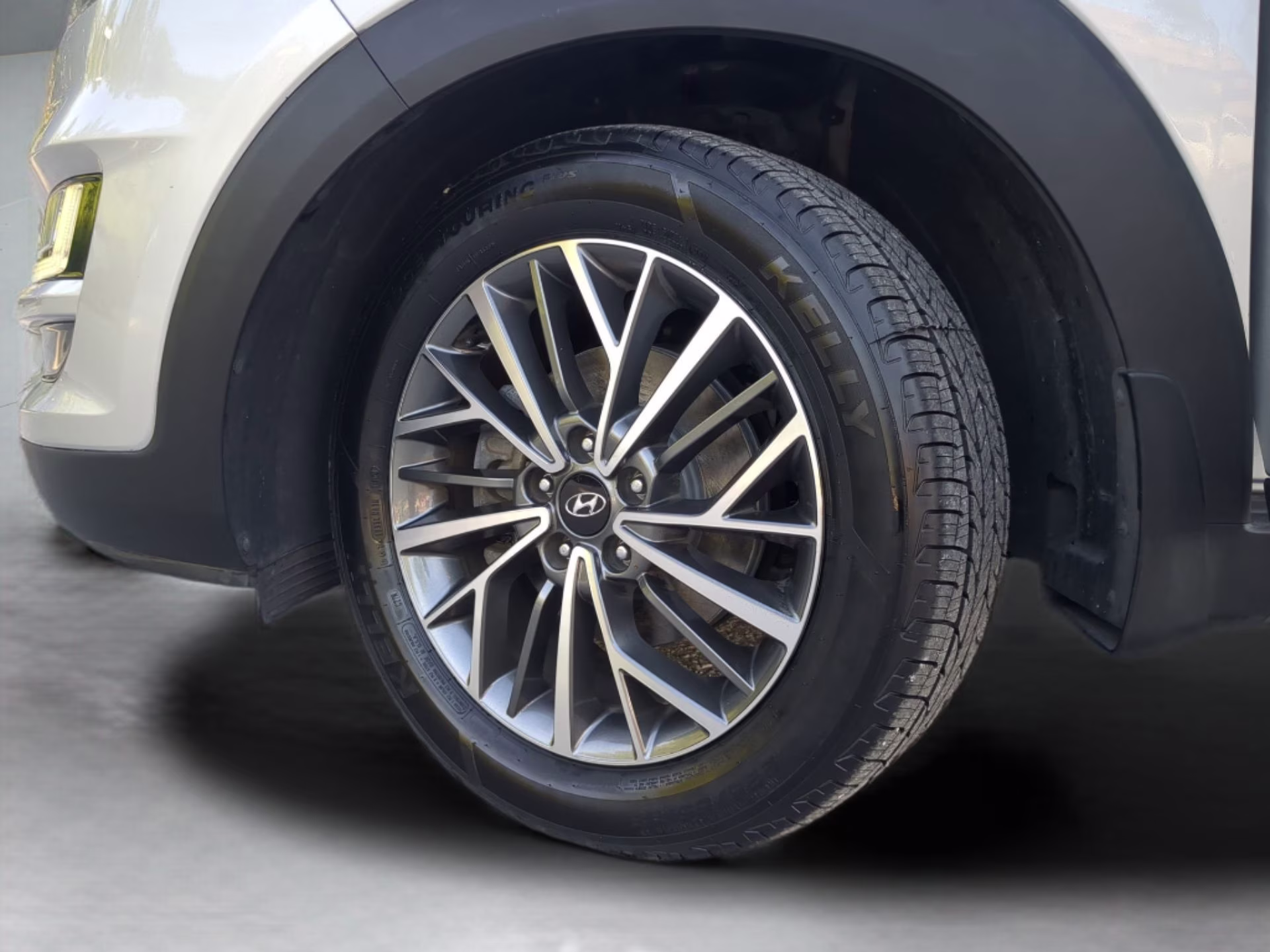 2020 Stellar Silver Hyundai Tucson Limited AWD SUV