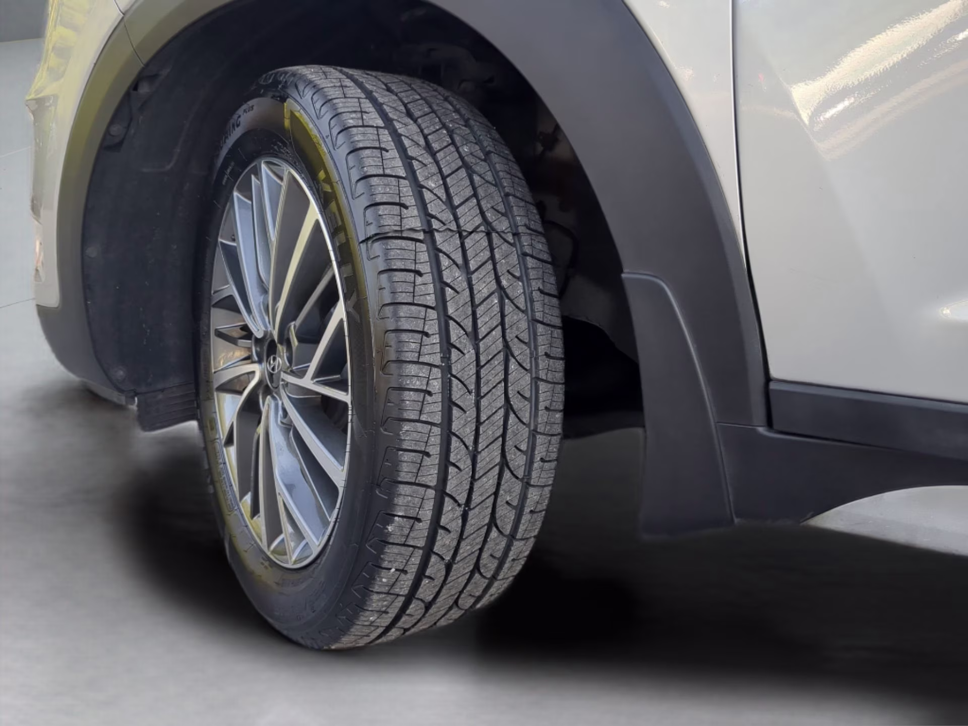 2020 Stellar Silver Hyundai Tucson Limited AWD SUV