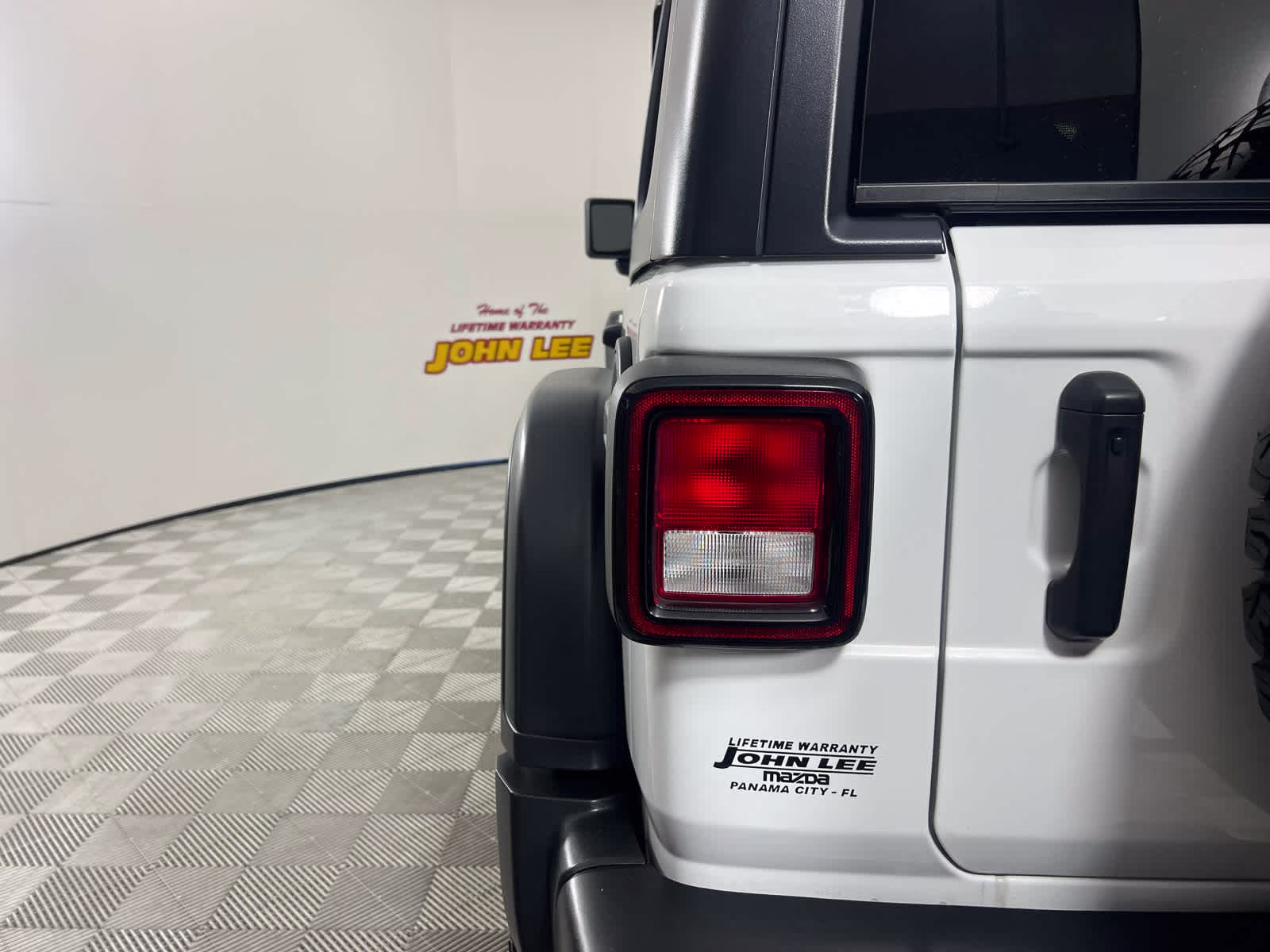 2021 Bright White Clearcoat Jeep Wrangler Unlimited Rubicon 4X4 SUV