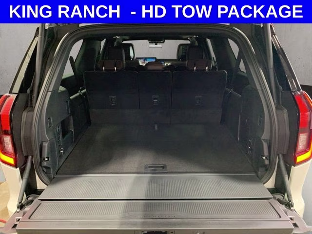 2026 Star White Metallic Tri-Coat Ford Expedition Max King Ranch 4X4 SUV