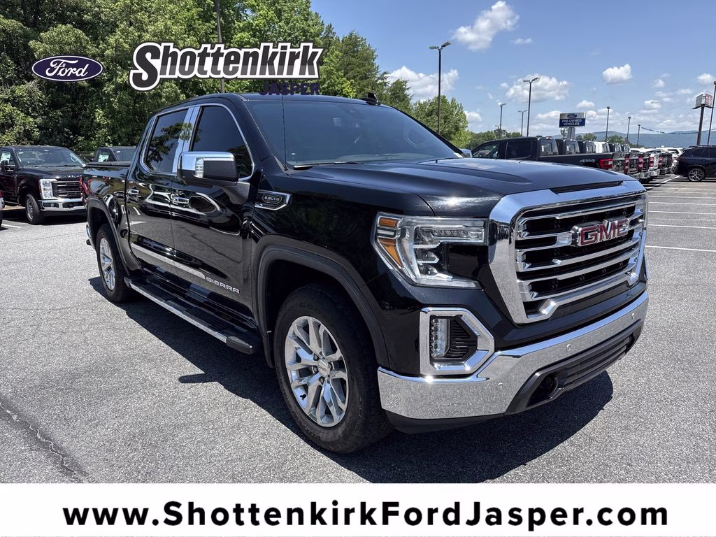 2019 GMC Sierra 4WD Crew Cab Short Box SLT's photo
