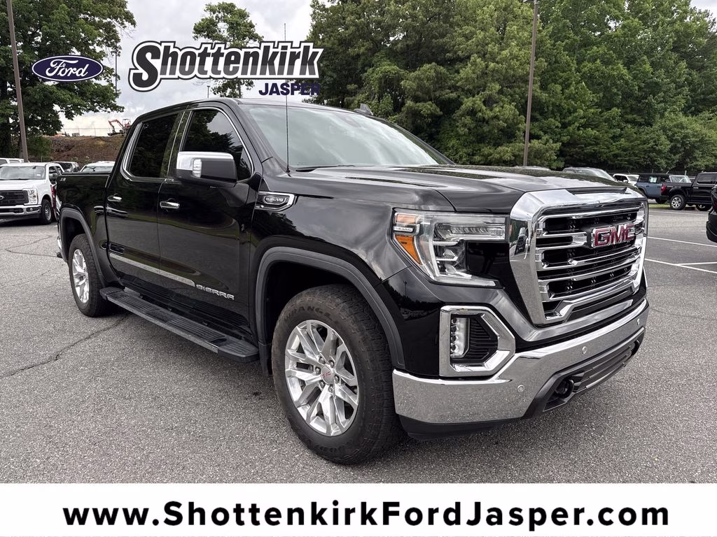 2019 GMC Sierra 4WD Crew Cab Short Box SLT's photo