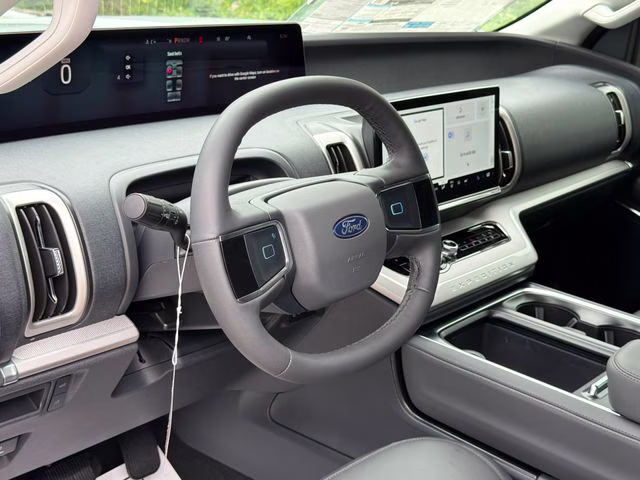 2026 Silver Metallic Ford Expedition Active RWD SUV