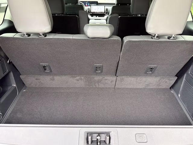 2026 Silver Metallic Ford Expedition Active RWD SUV