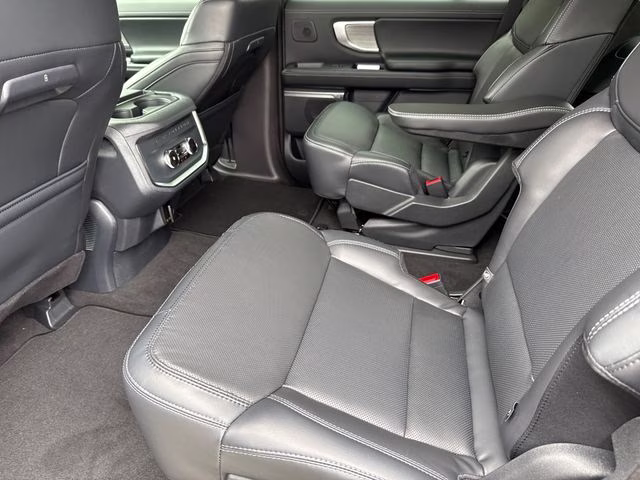 2026 Gray Metallic Ford Expedition Platinum 4X4 SUV