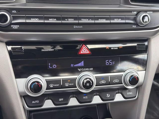 2020 Lakeside Blue Hyundai Elantra SE FWD Sedan