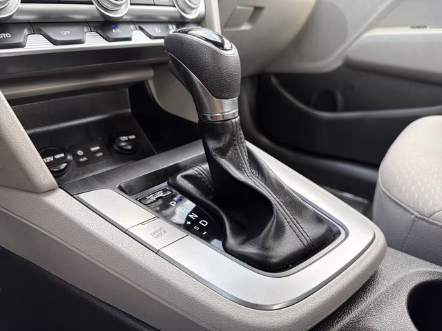 2020 Lakeside Blue Hyundai Elantra SE FWD Sedan