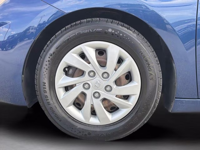 2020 Lakeside Blue Hyundai Elantra SE FWD Sedan
