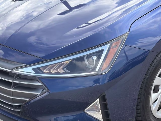 2020 Lakeside Blue Hyundai Elantra SE FWD Sedan