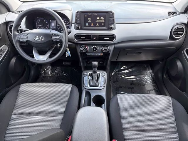 2020 Chalk White Hyundai Kona SE AWD SUV