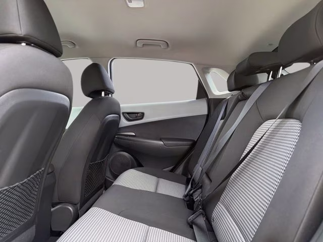 2020 Chalk White Hyundai Kona SE AWD SUV