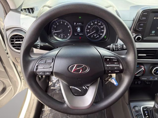 2020 Chalk White Hyundai Kona SE AWD SUV