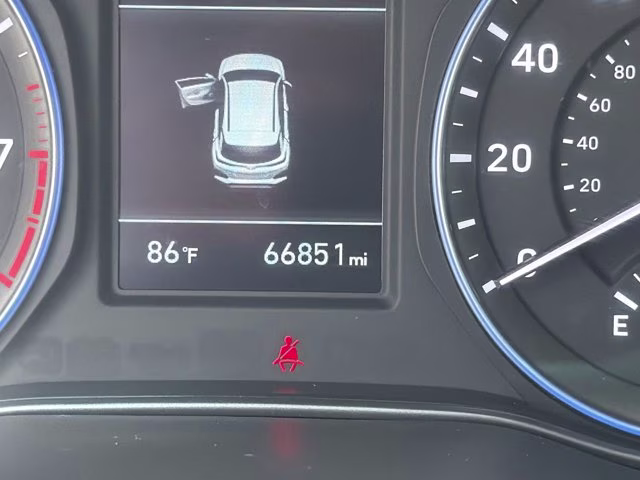 2020 Chalk White Hyundai Kona SE AWD SUV
