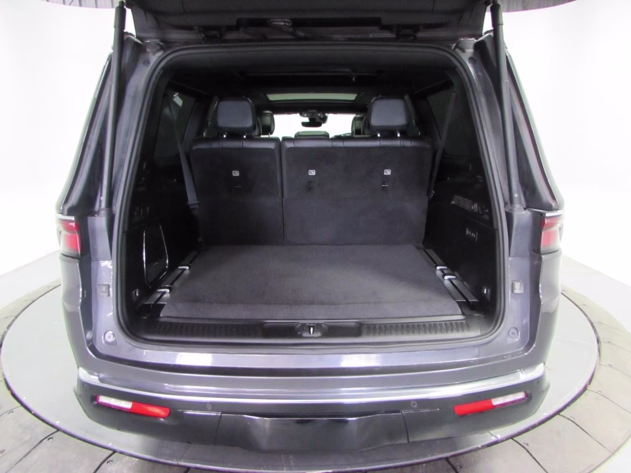 2023 Baltic Gray Metallic Clearcoat Jeep Wagoneer L Series III 4X4 SUV