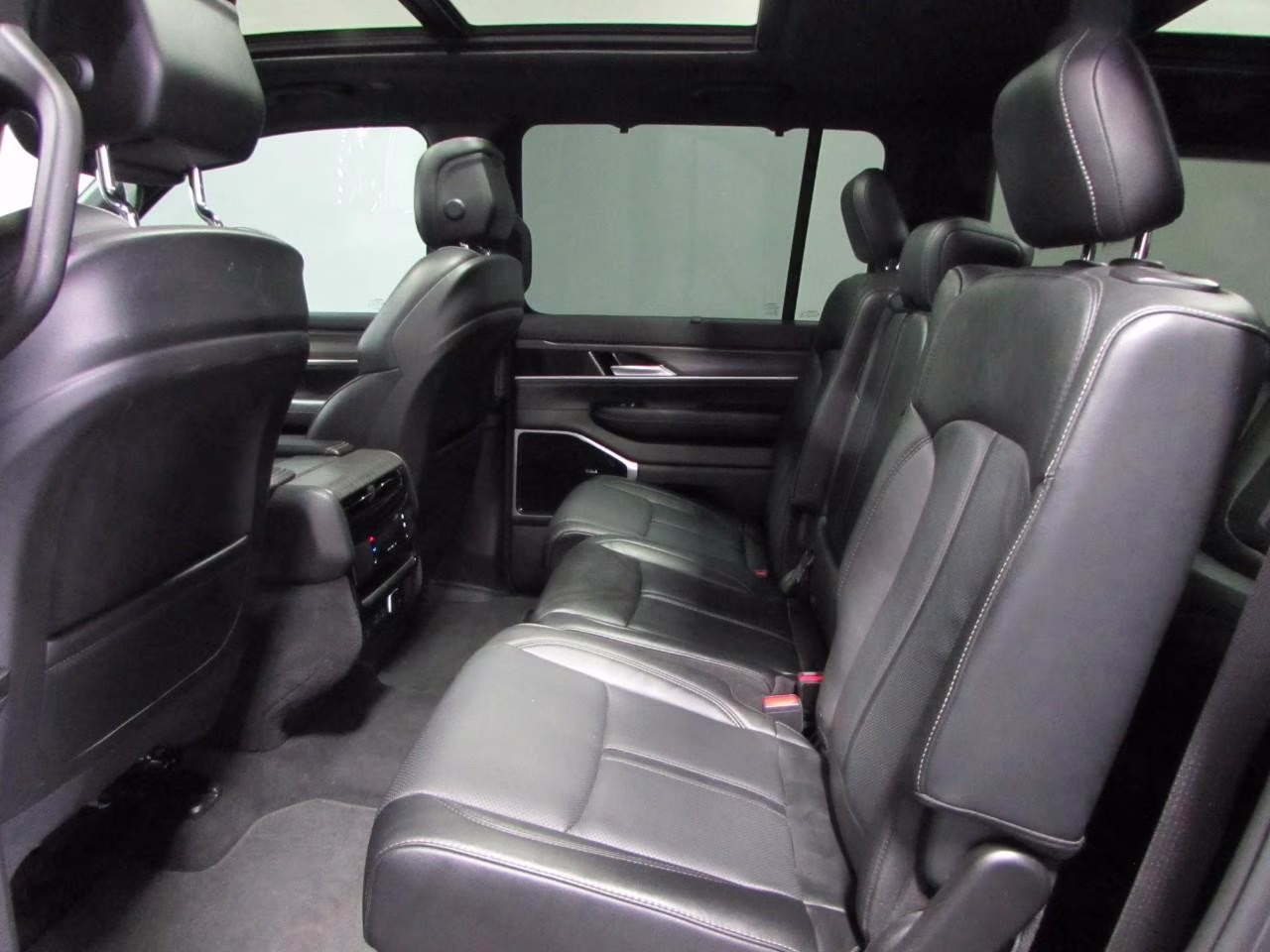 2023 Baltic Gray Metallic Clearcoat Jeep Wagoneer L Series III 4X4 SUV