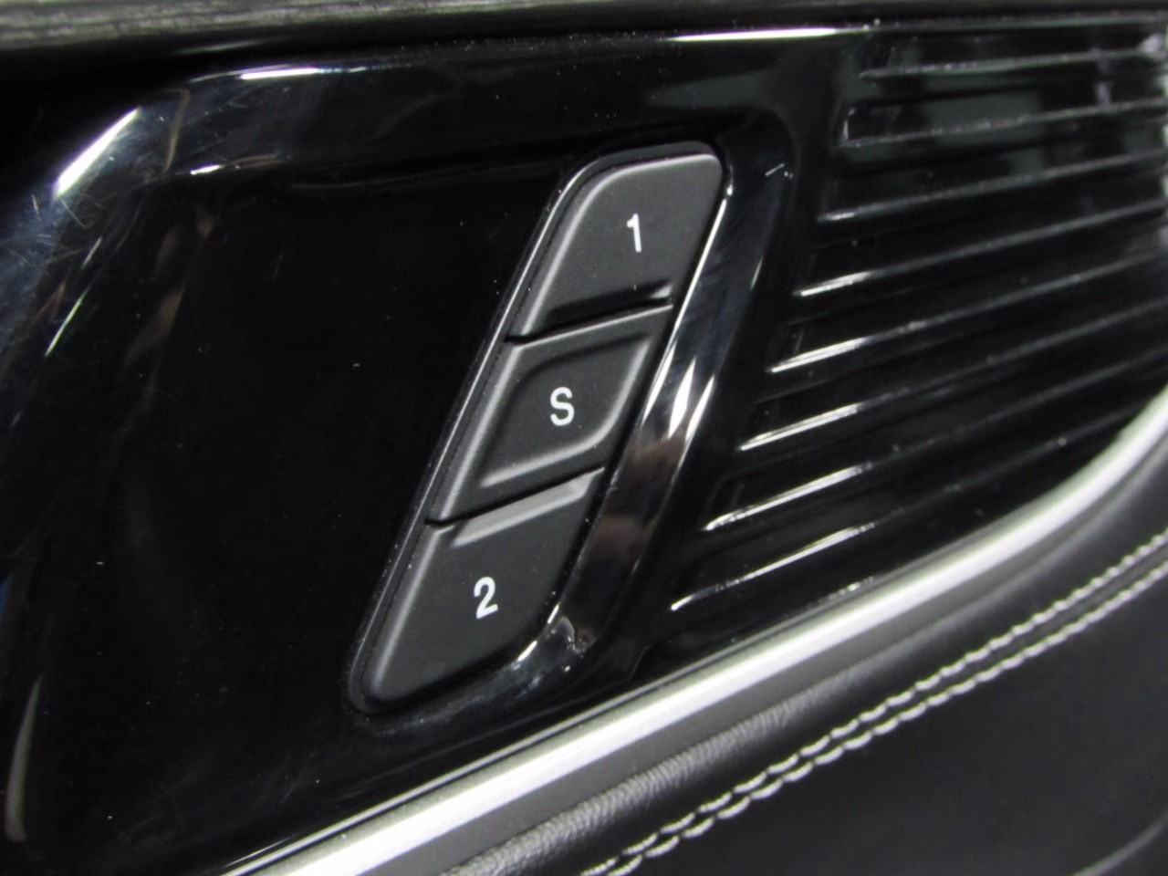2023 Baltic Gray Metallic Clearcoat Jeep Wagoneer L Series III 4X4 SUV