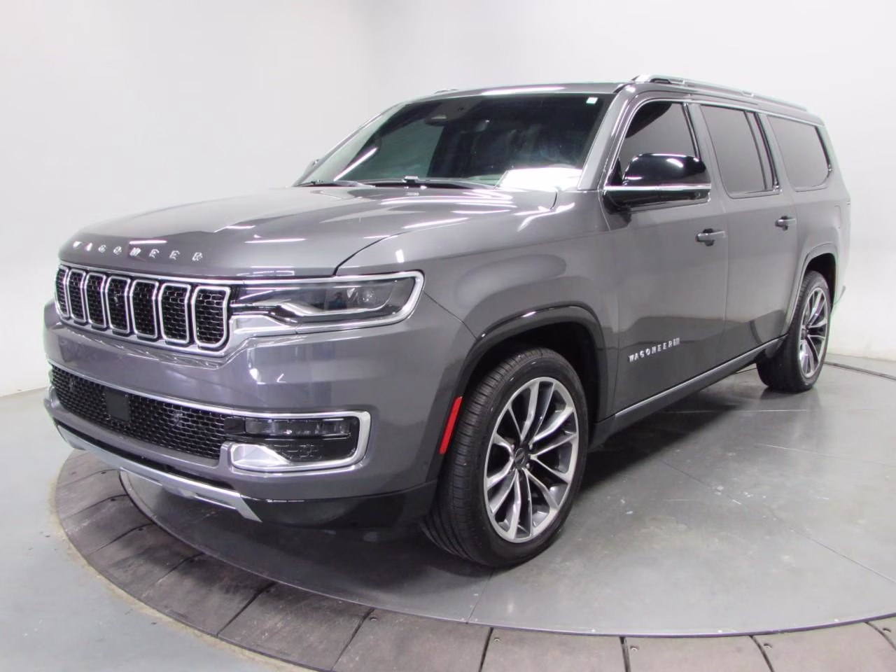 2023 Baltic Gray Metallic Clearcoat Jeep Wagoneer L Series III 4X4 SUV