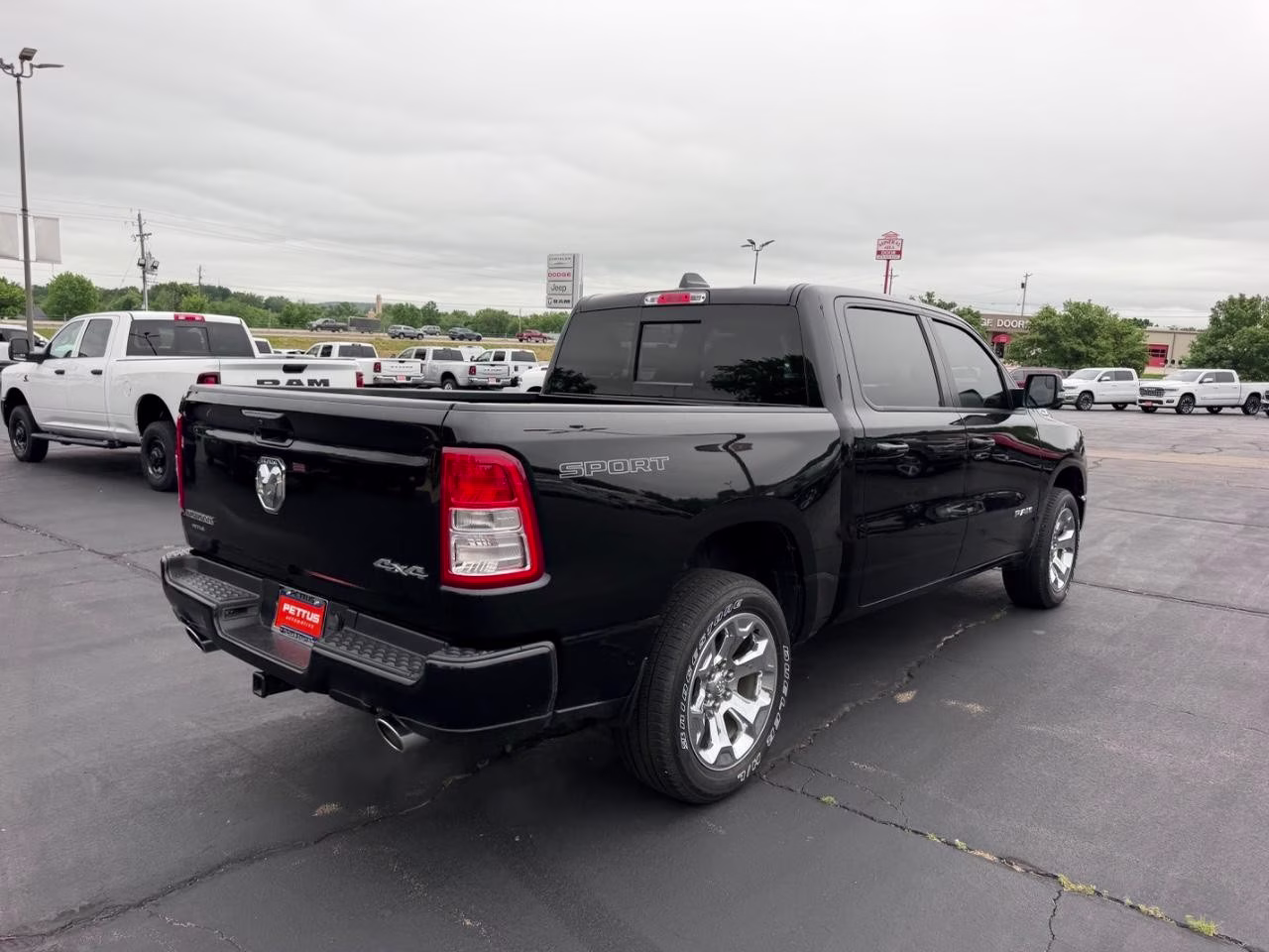 2022 Diamond Black Crystal Pearlcoat Ram 1500 4WD Big Horn Crew Cab 4X4 Truck