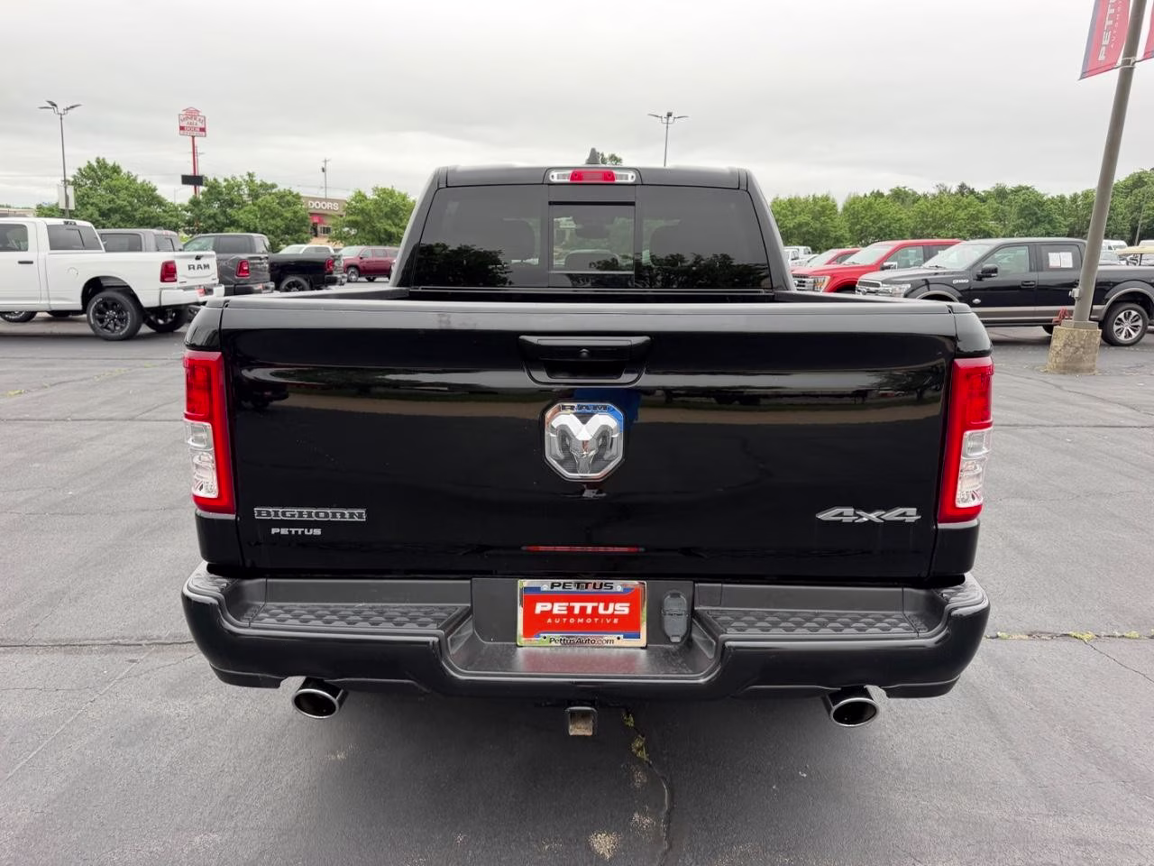 2022 Diamond Black Crystal Pearlcoat Ram 1500 4WD Big Horn Crew Cab 4X4 Truck