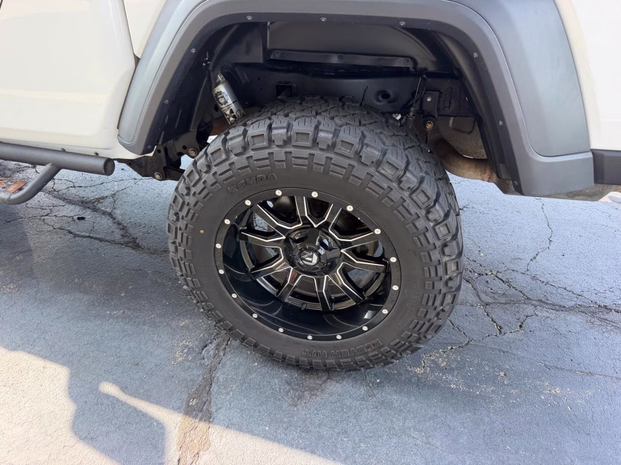 2020 Bright White Clearcoat Jeep Gladiator Sport 4X4 Truck