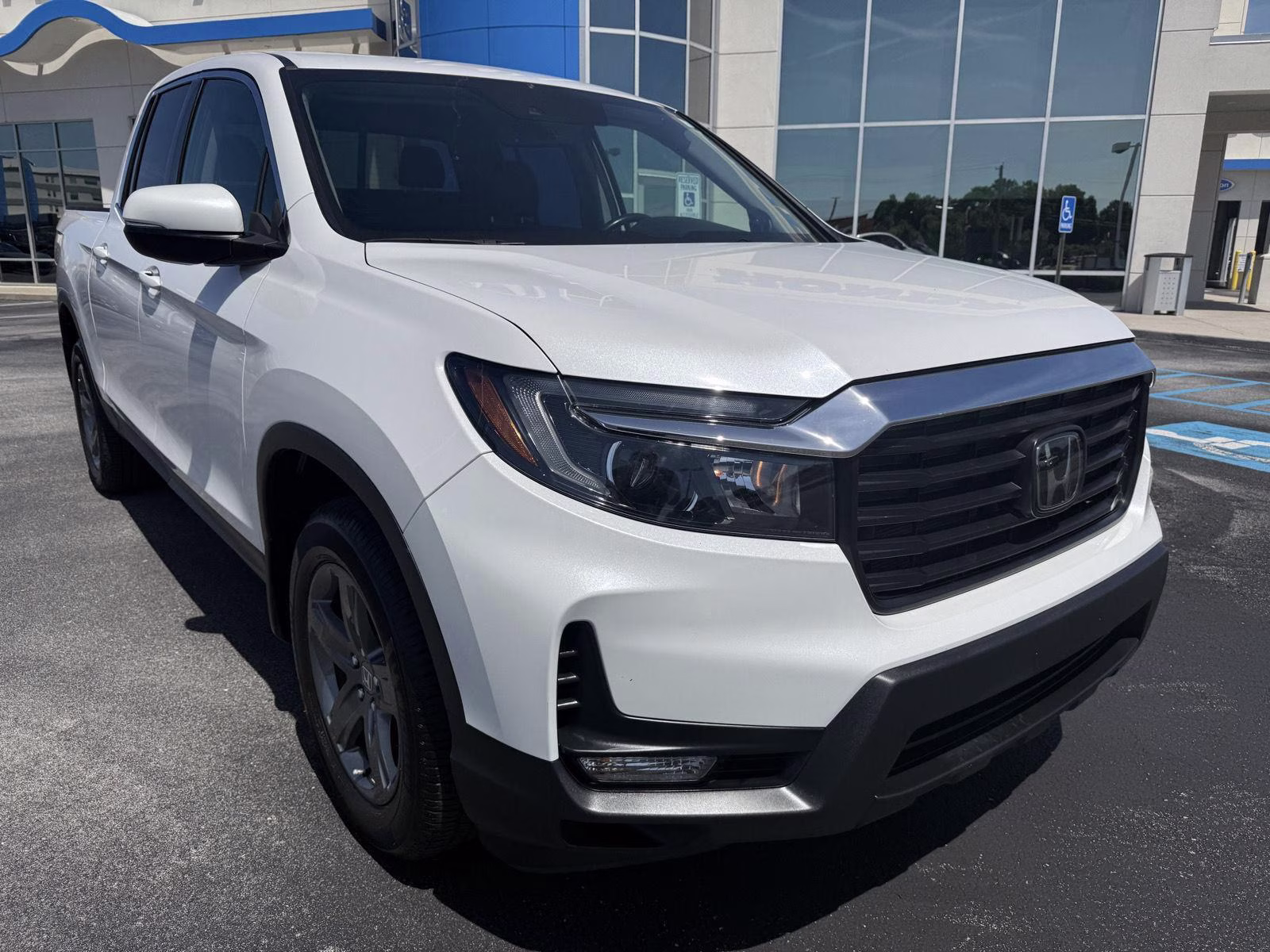 2023 Platinum White Pearl Honda Ridgeline RTL AWD Truck