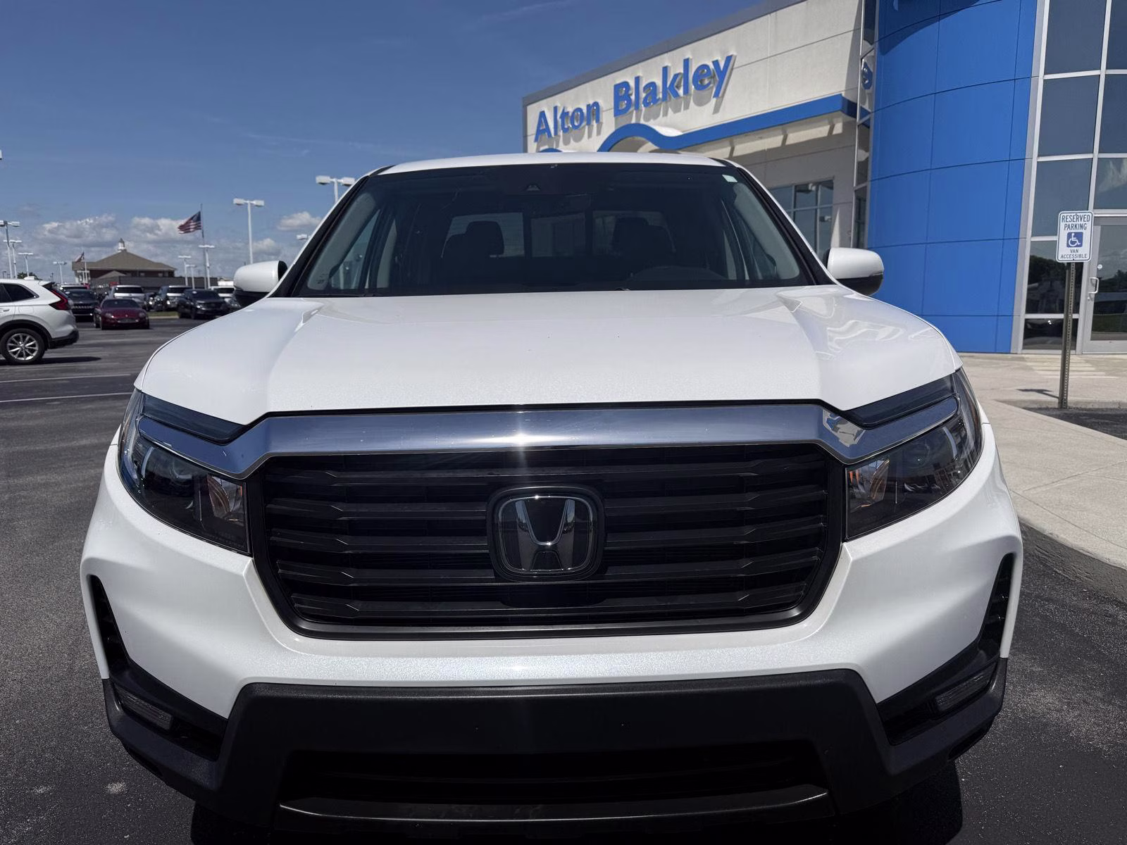 2023 Platinum White Pearl Honda Ridgeline RTL AWD Truck