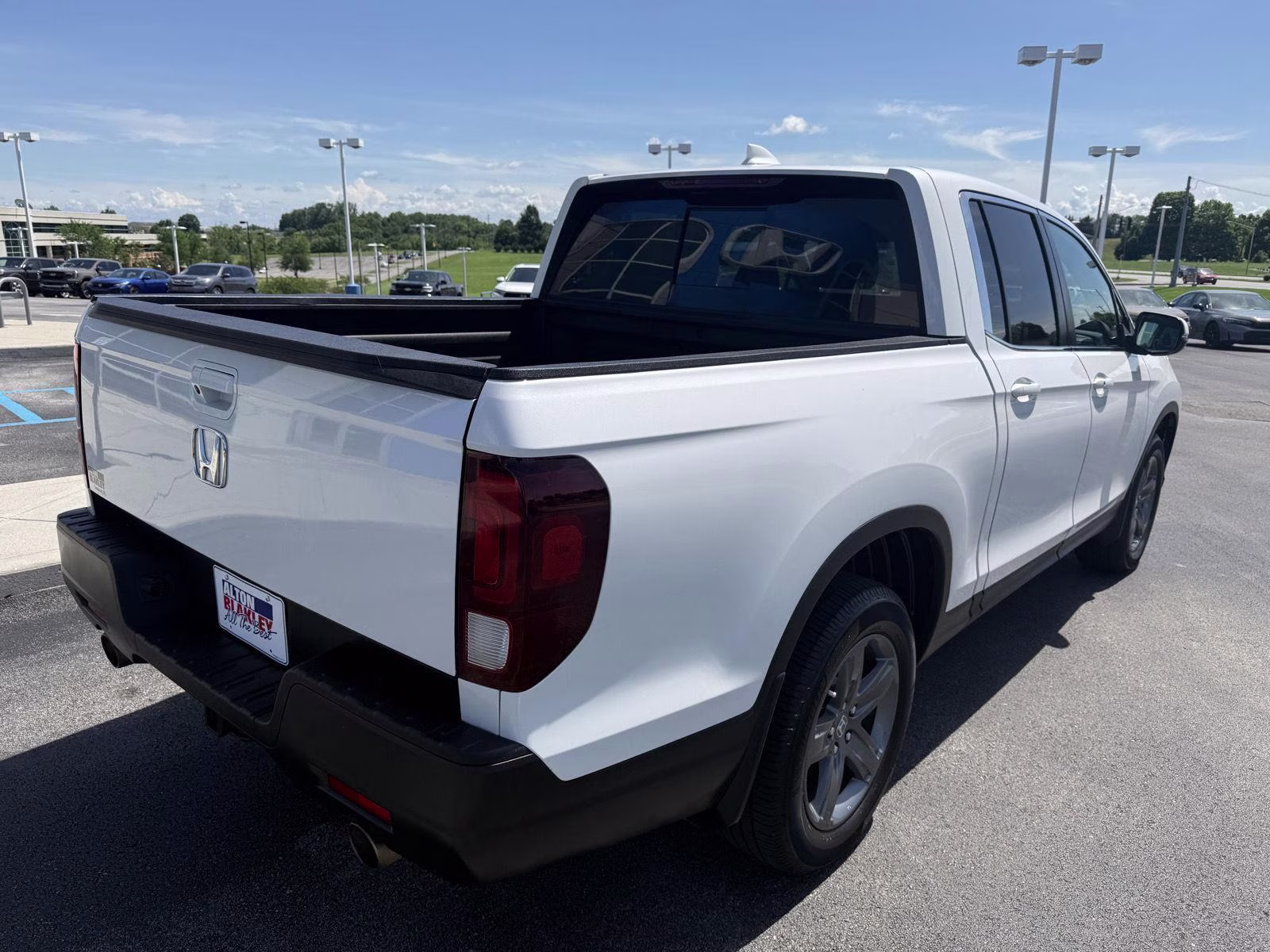 2023 Platinum White Pearl Honda Ridgeline RTL AWD Truck